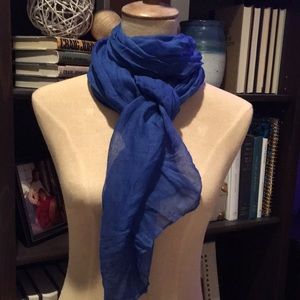 Ganz Royal Blue Oblong Crinkle Scarf 🧣
